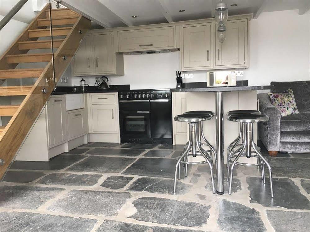Coswarth House With Breakfast At Rick Stein'S Bed & Breakfast Padstow Exterior photo